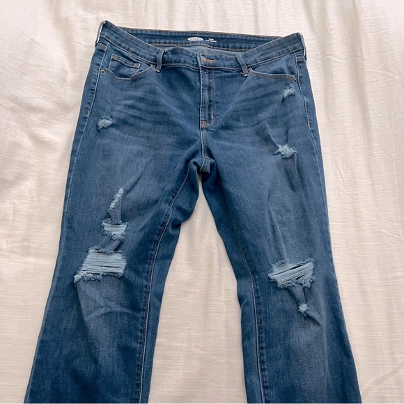 Old Navy Slim Straight Distressed Jeans Women’s Size 16 - Picture 5 of 7